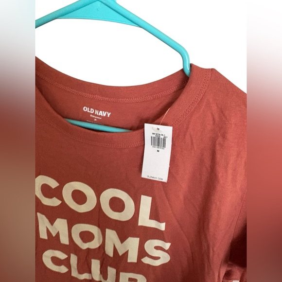 Old Navy T-Shirt - Cool Moms Club - Picture 3 of 4